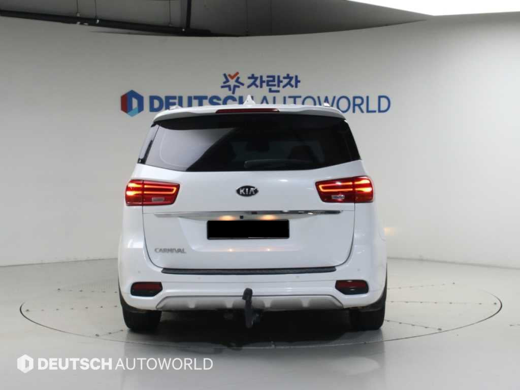 Kia Carnival — photo 04