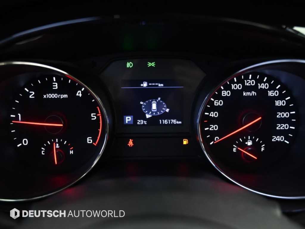 Kia Carnival — photo 08