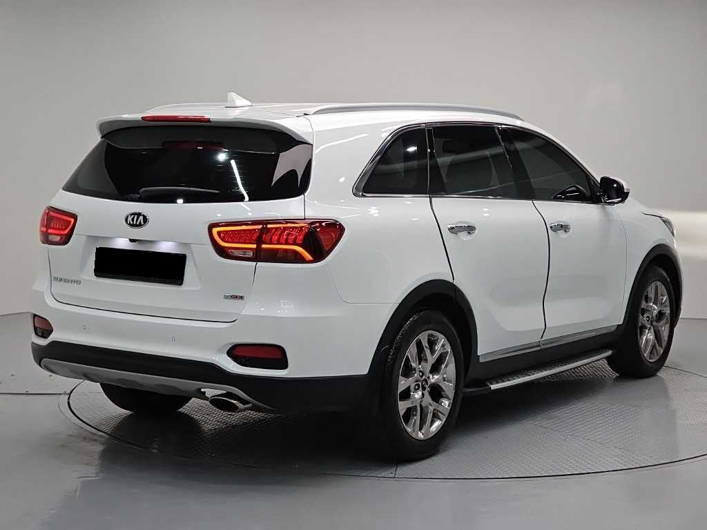 Kia Sorento — photo 04
