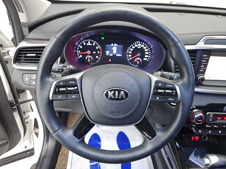 Kia Sorento — photo 09