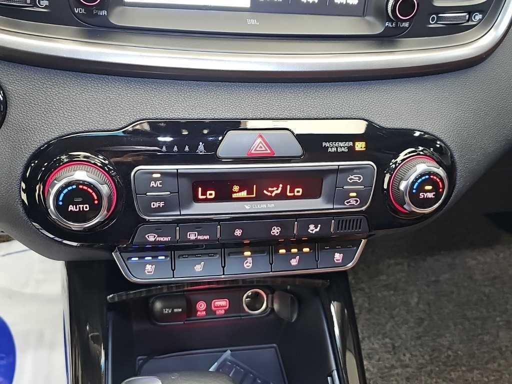Kia Sorento — photo 10