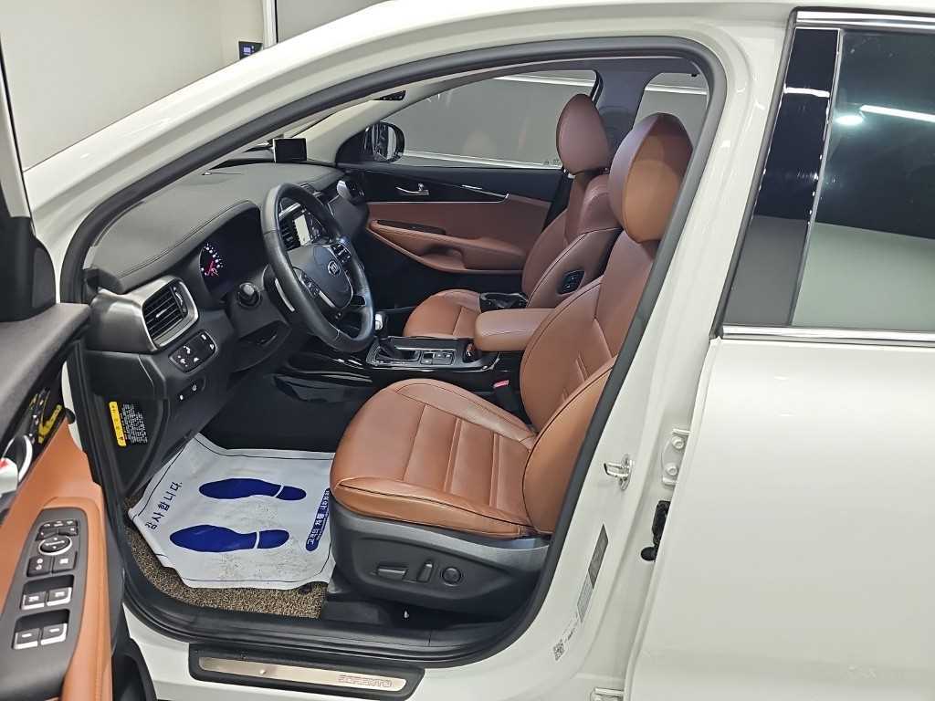 Kia Sorento — photo 11