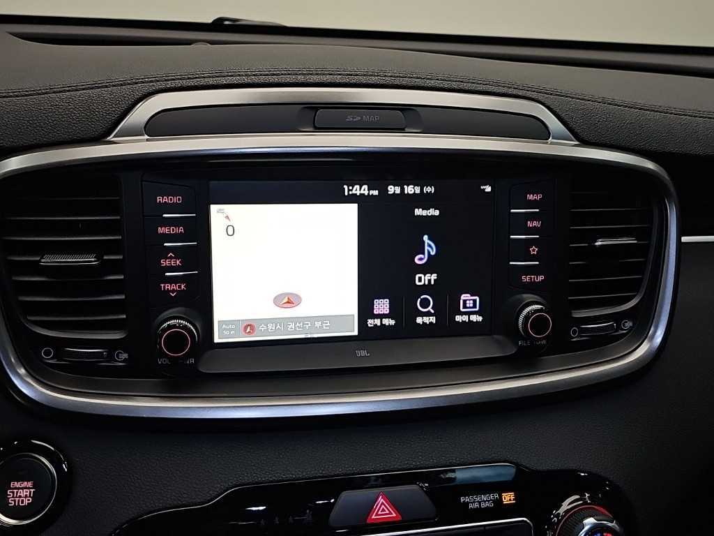 Kia Sorento — photo 16