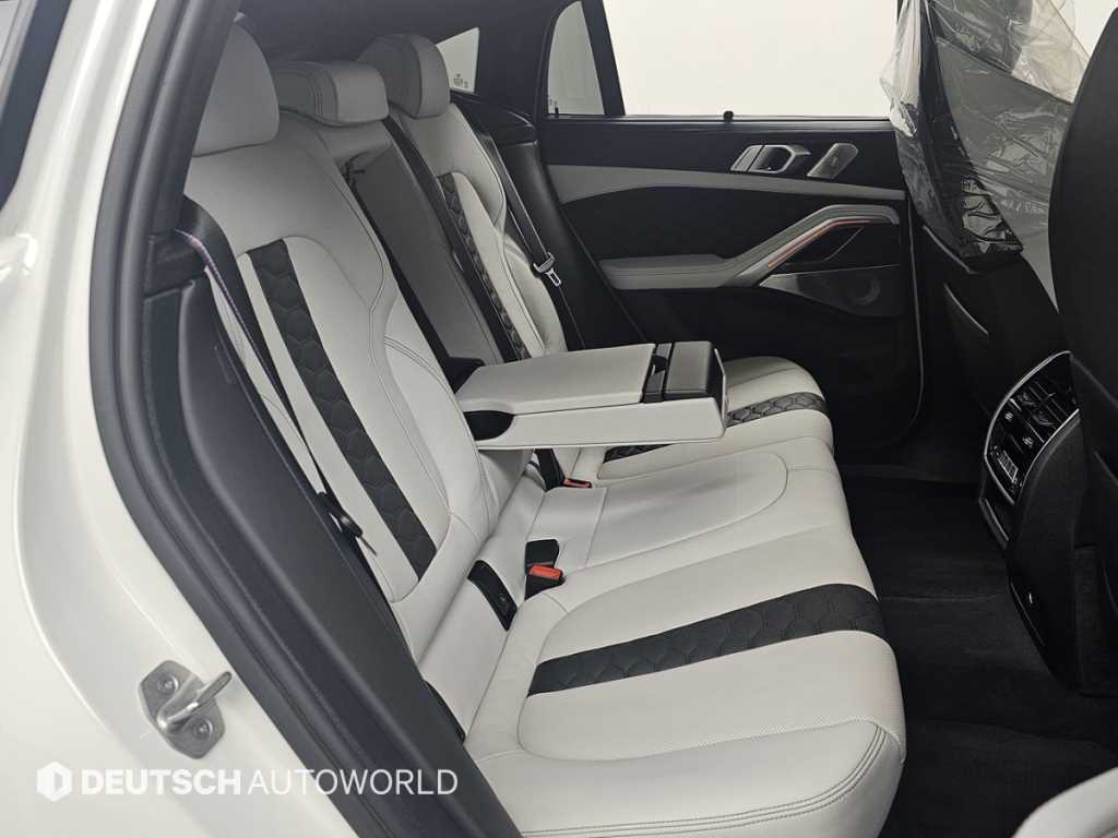 BMW X6M — photo 12