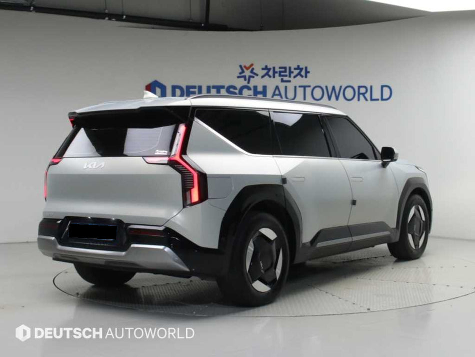 Kia EV9 — photo 02