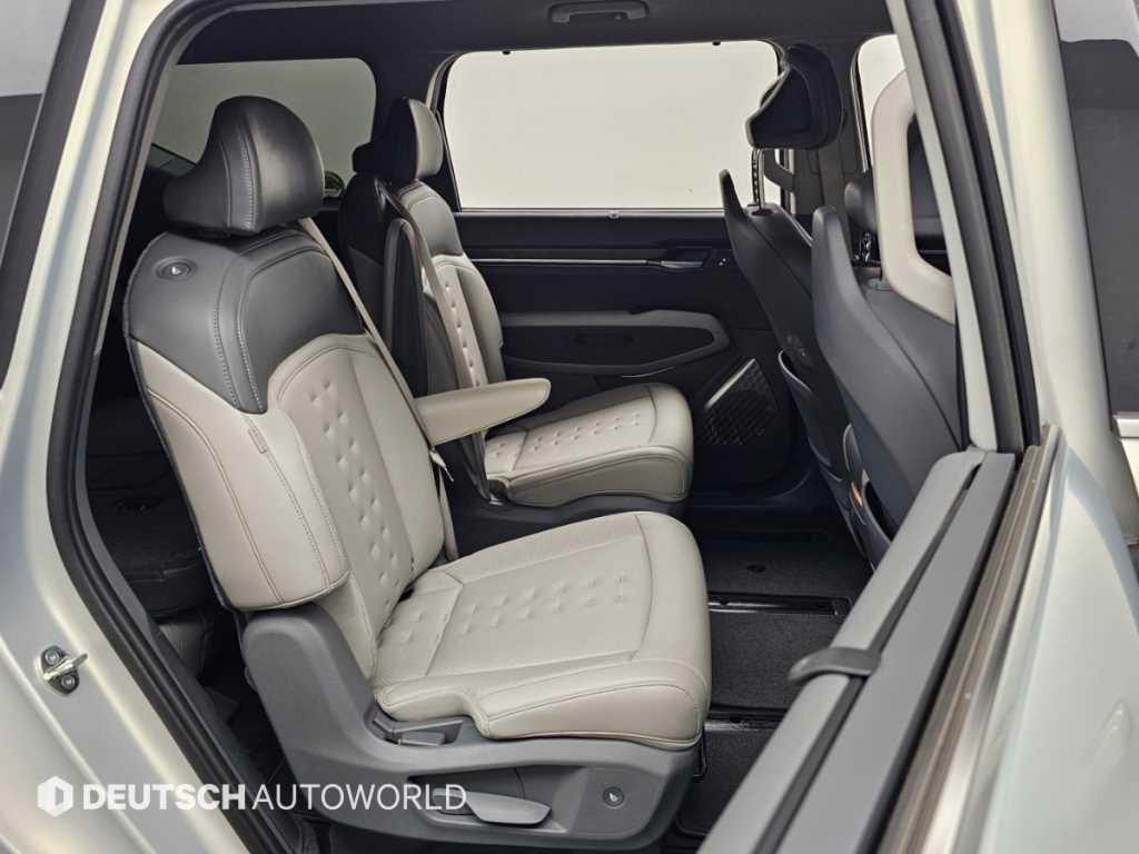 Kia EV9 — photo 12