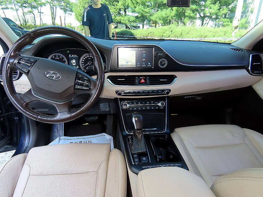 Hyundai Grandeur — photo 07