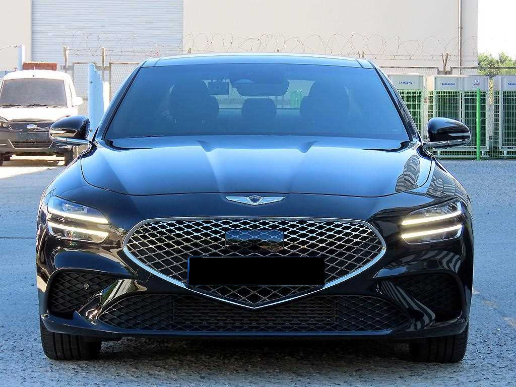 Genesis G70 — photo 01