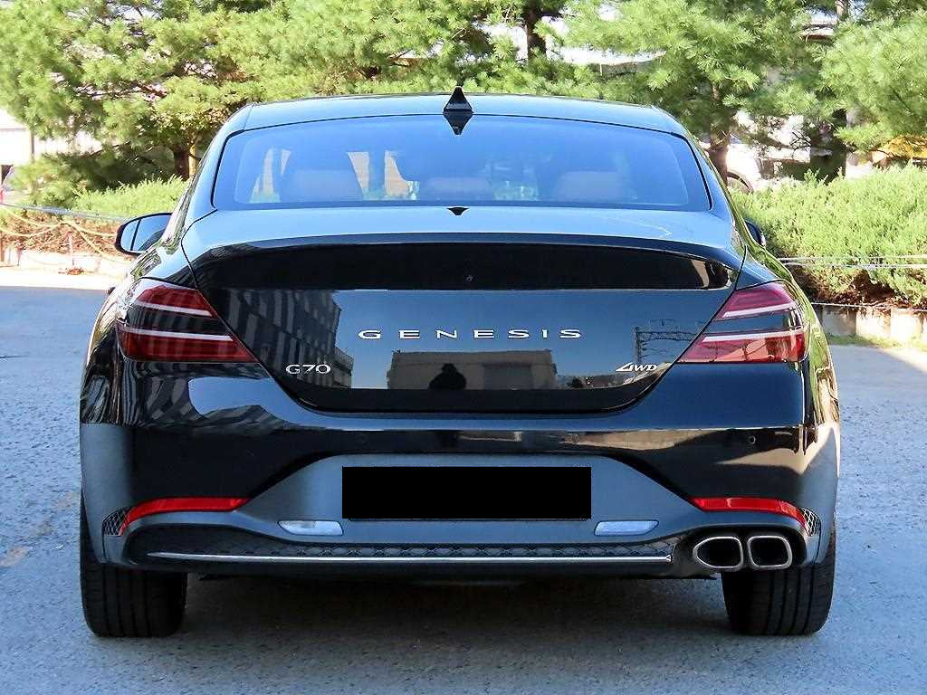 Genesis G70 — photo 04