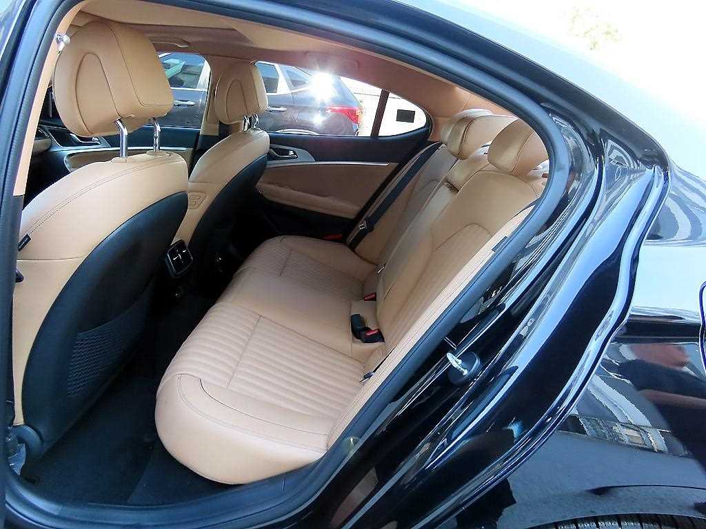 Genesis G70 — photo 06