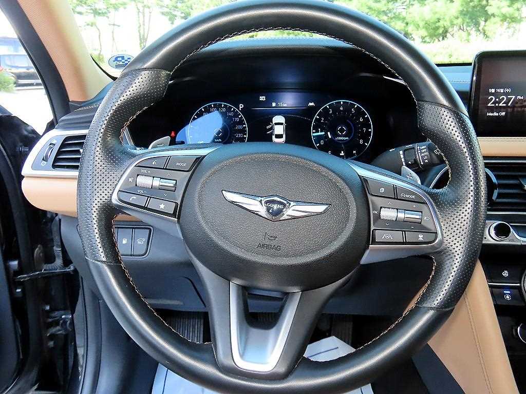 Genesis G70 — photo 08