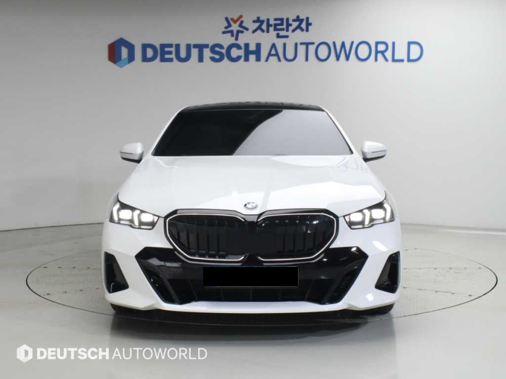 BMW 5-Series — photo 03