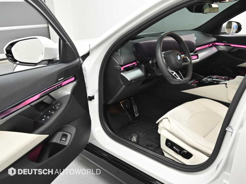 BMW 5-Series — photo 11
