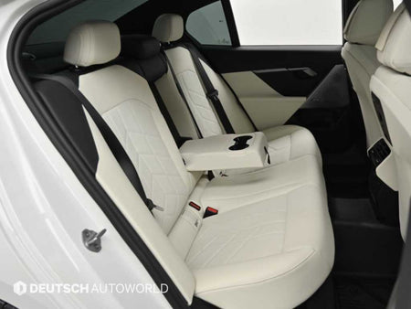 BMW 5-Series — photo 12