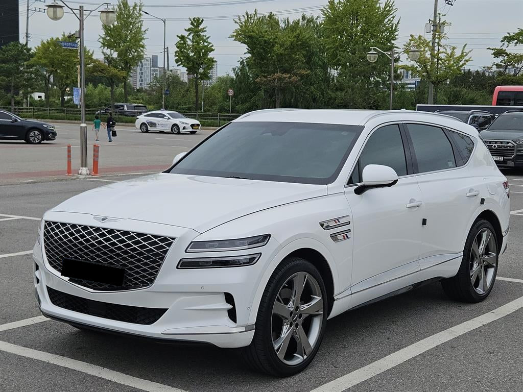 Genesis GV80 — photo 01