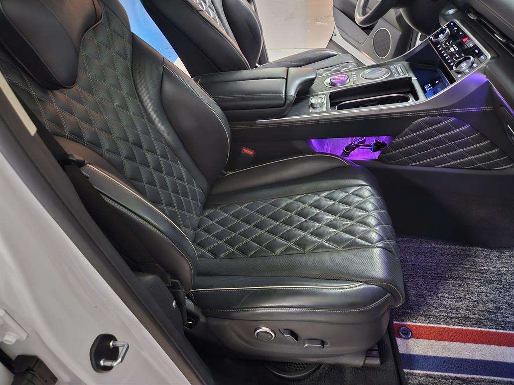 Genesis GV80 — photo 11