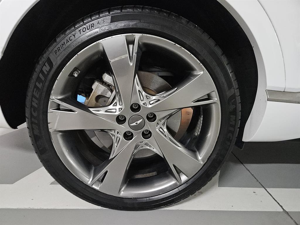 Genesis GV80 — photo 17