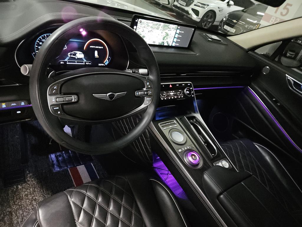 Genesis GV80 — photo 20