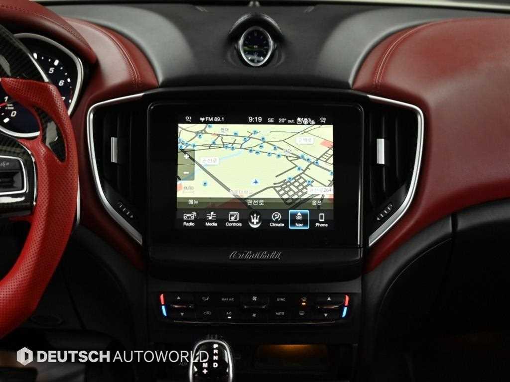Maserati Ghibli — photo 14