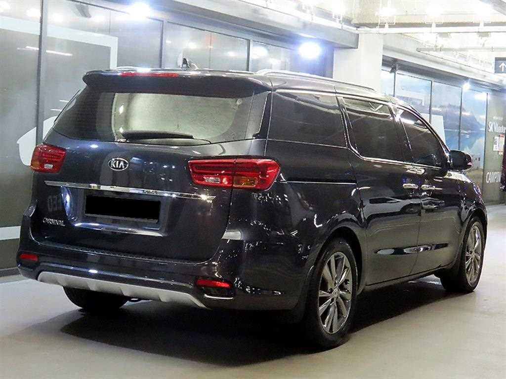 Kia Carnival — photo 04