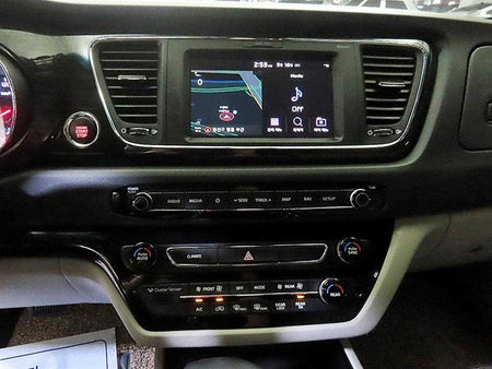 Kia Carnival — photo 11