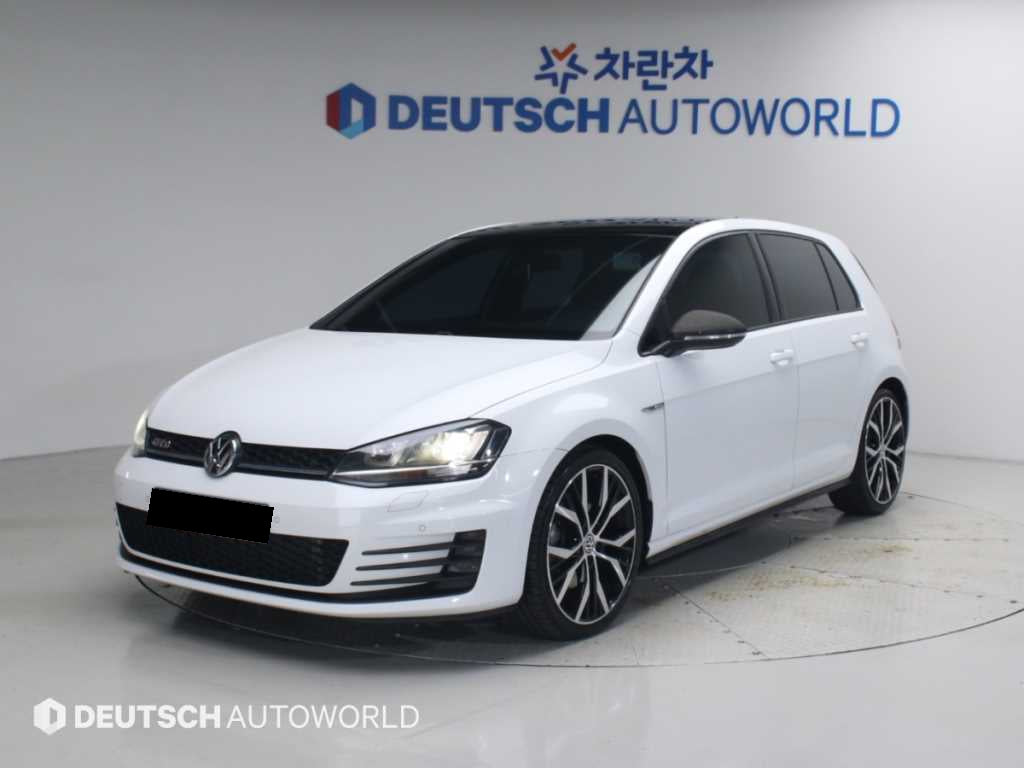 Volkswagen Golf — photo 01