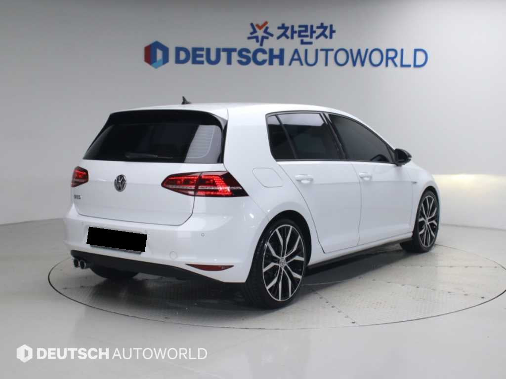 Volkswagen Golf — photo 02