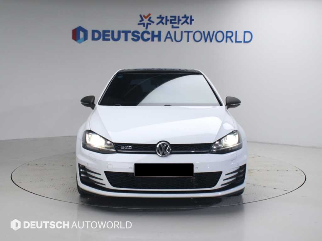 Volkswagen Golf — photo 03