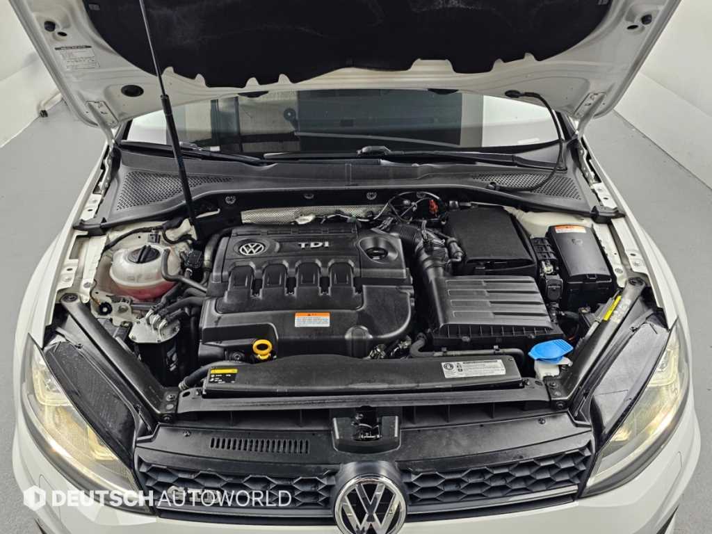 Volkswagen Golf — photo 06