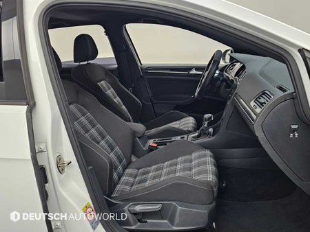 Volkswagen Golf — photo 10