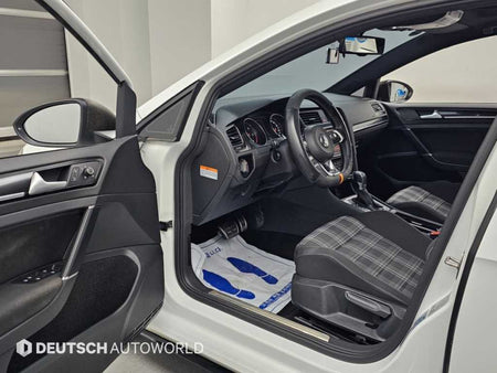 Volkswagen Golf — photo 11