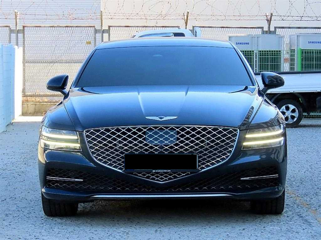 Genesis G80 — photo 01