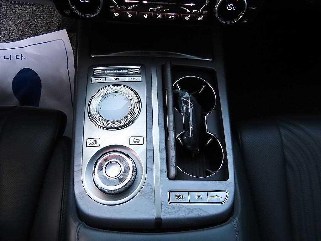 Genesis G80 — photo 11
