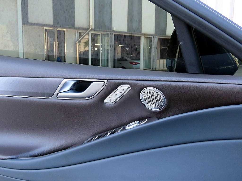 Genesis G80 — photo 12