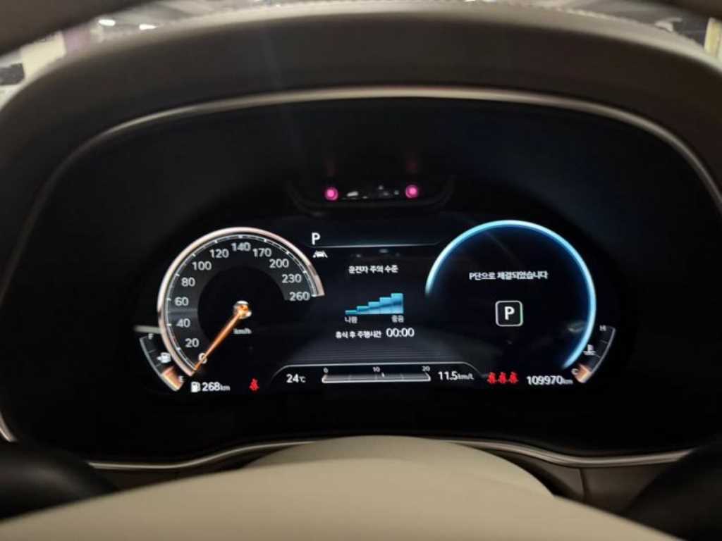 Genesis GV80 — photo 09