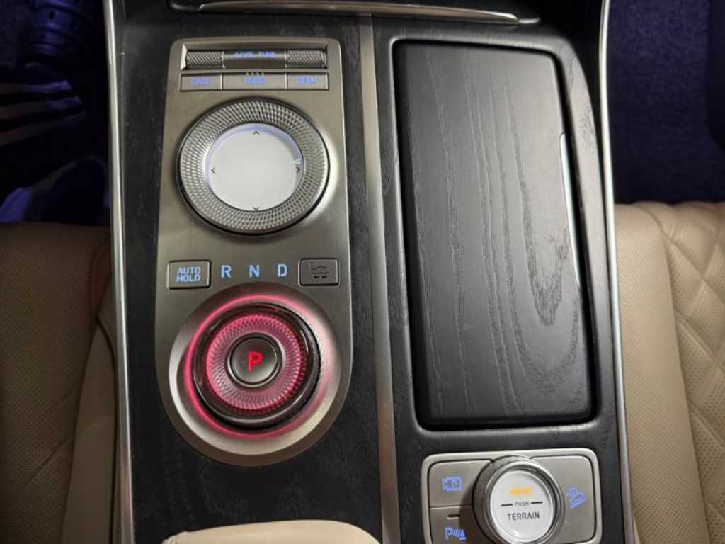Genesis GV80 — photo 12