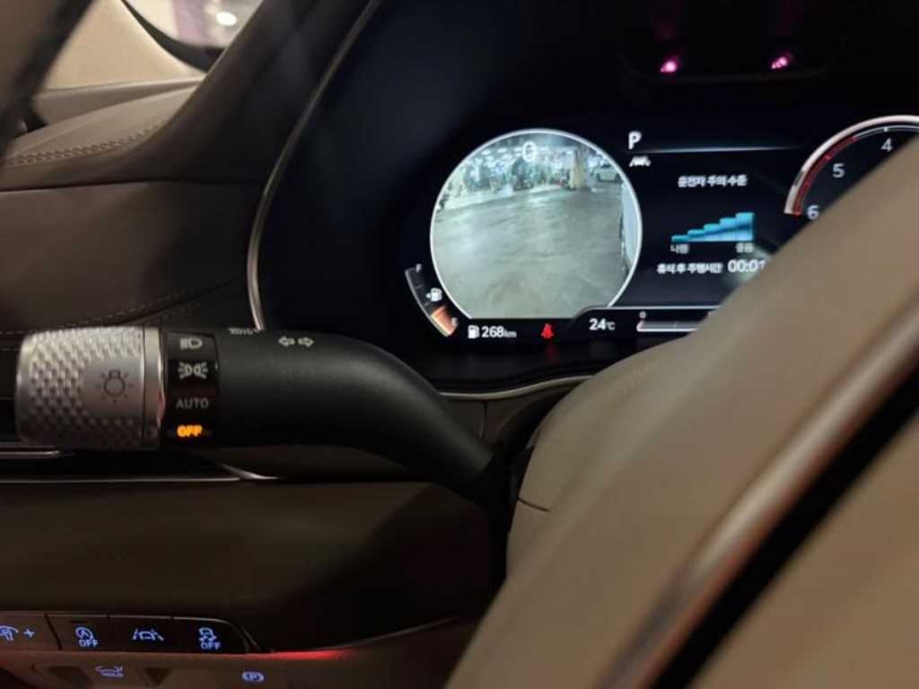 Genesis GV80 — photo 13