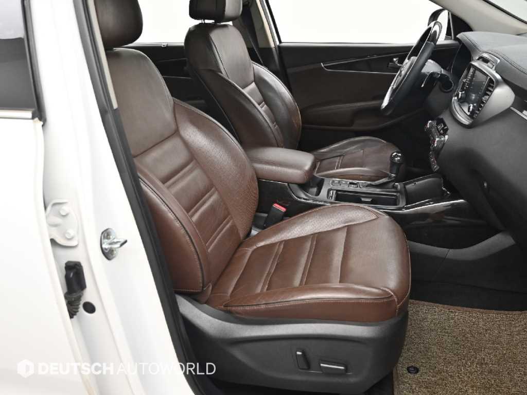 Kia Sorento — photo 10