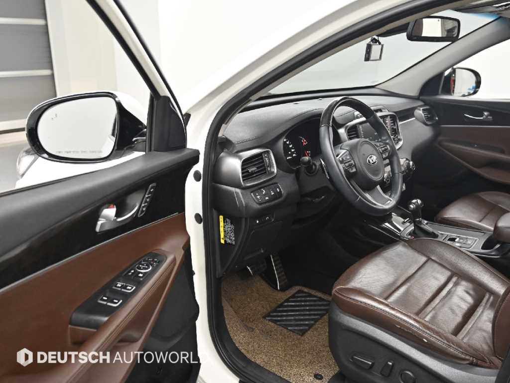 Kia Sorento — photo 11