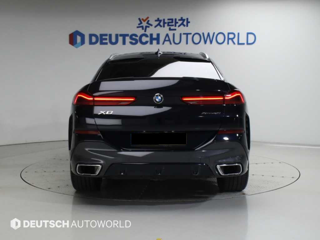 BMW X6 — photo 04
