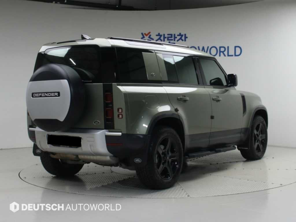 Land Rover Defender — photo 02