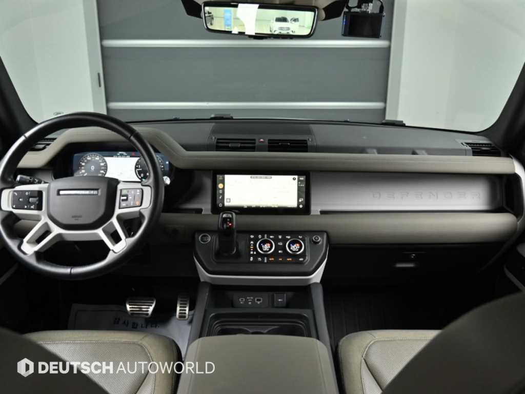 Land Rover Defender — photo 07