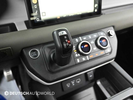 Land Rover Defender — photo 09