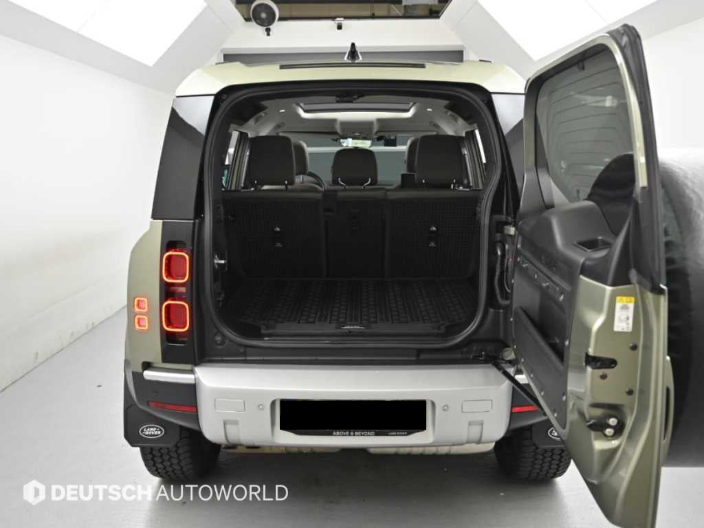 Land Rover Defender — photo 19