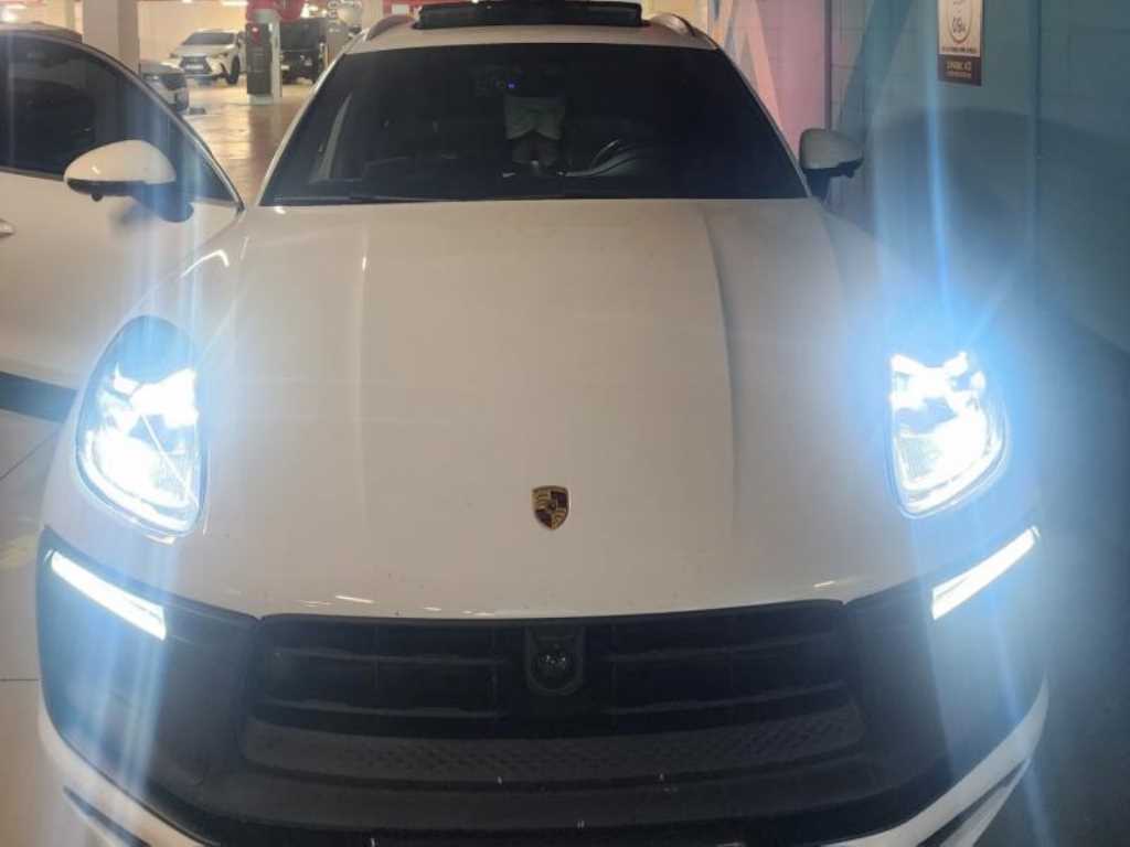 Porsche Macan — photo 01
