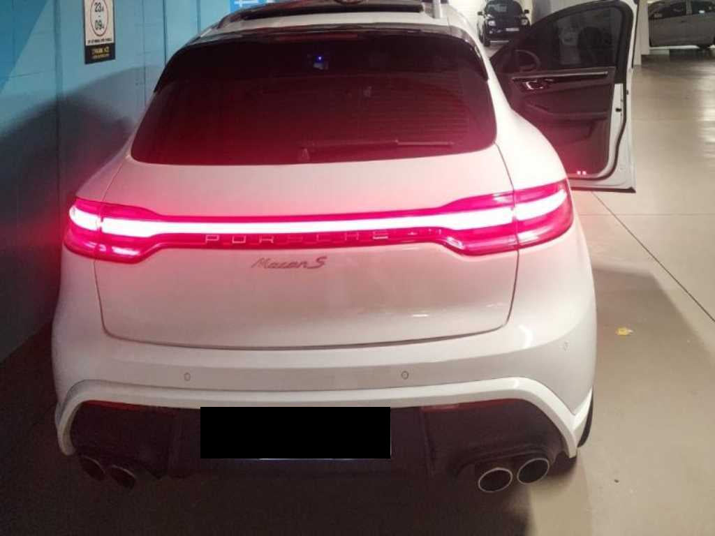 Porsche Macan — photo 02