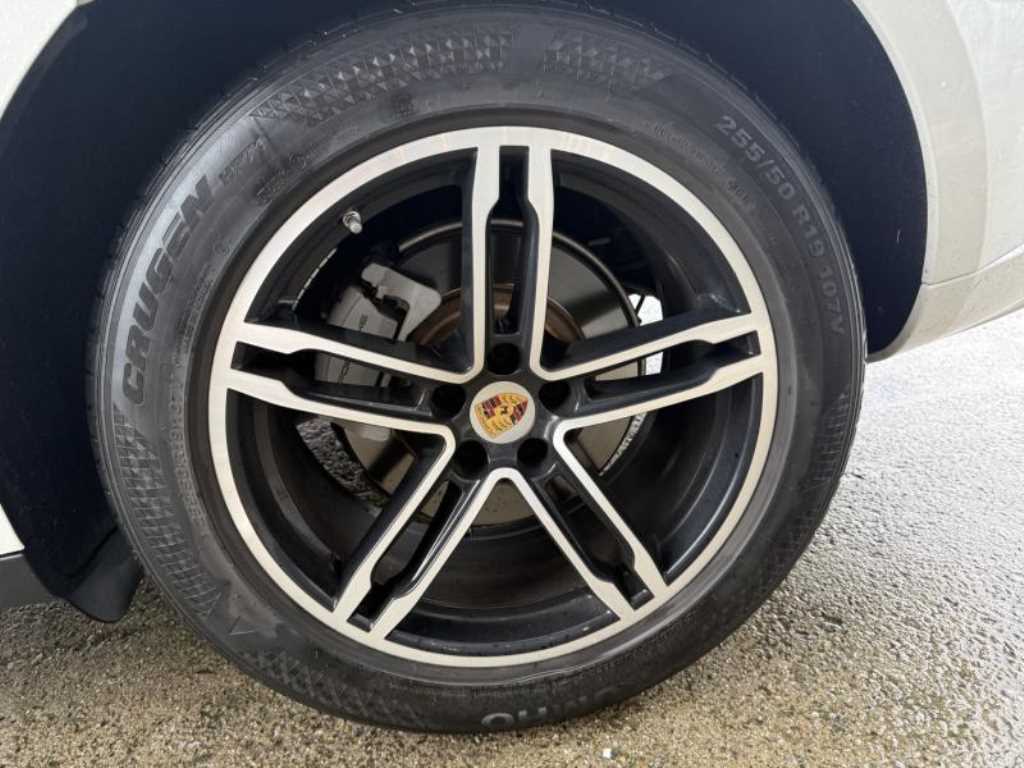 Porsche Macan — photo 07