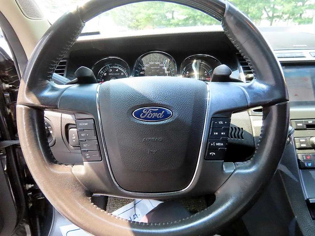 Ford Taurus — photo 08