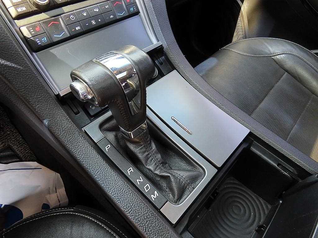 Ford Taurus — photo 10