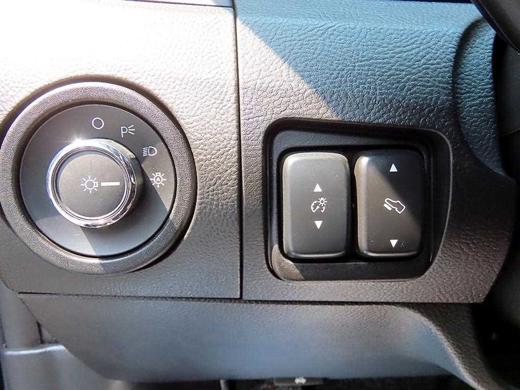 Ford Taurus — photo 12